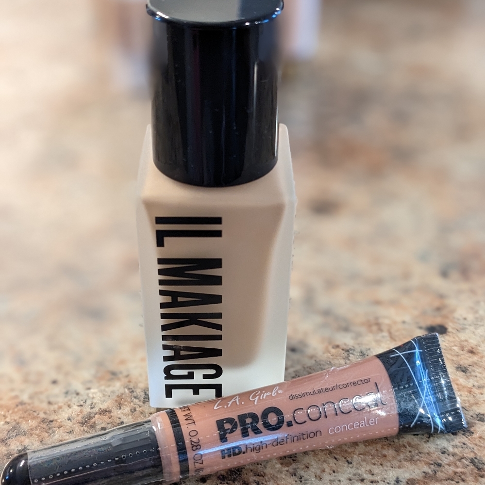 Foundation & concealer